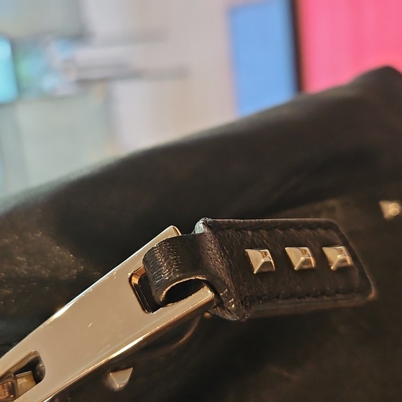 Marc Jacobs Elegant Black Shoulder Bag - Picture 7 of 10